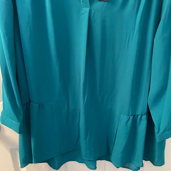 Investments size L blouse - Picture 3 of 3